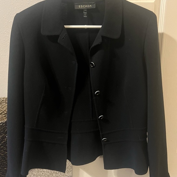 Escada Black Blazer Suit Jacket with Notched Lapels and Structured Shoulders - Picture 1 of 5